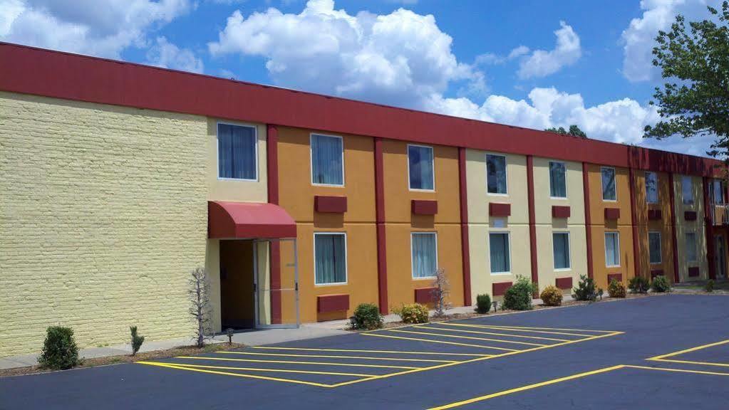 Country Garden & Suites-Benton Экстерьер фото